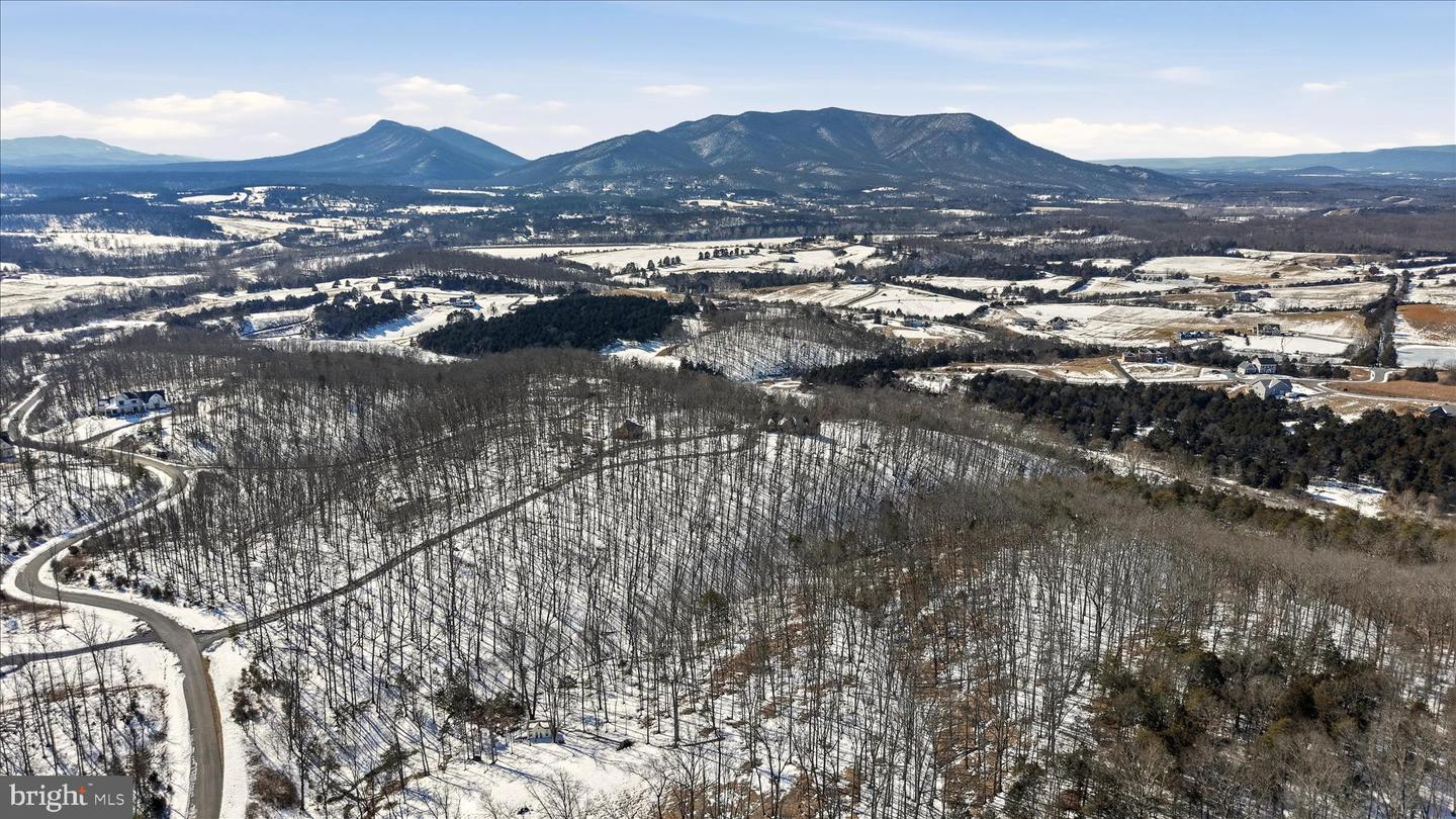 690 COMFORTER LN, MIDDLETOWN, Virginia 22645, 4 Bedrooms Bedrooms, ,3 BathroomsBathrooms,Residential,For sale,690 COMFORTER LN,VAWR2013340 MLS # VAWR2013340