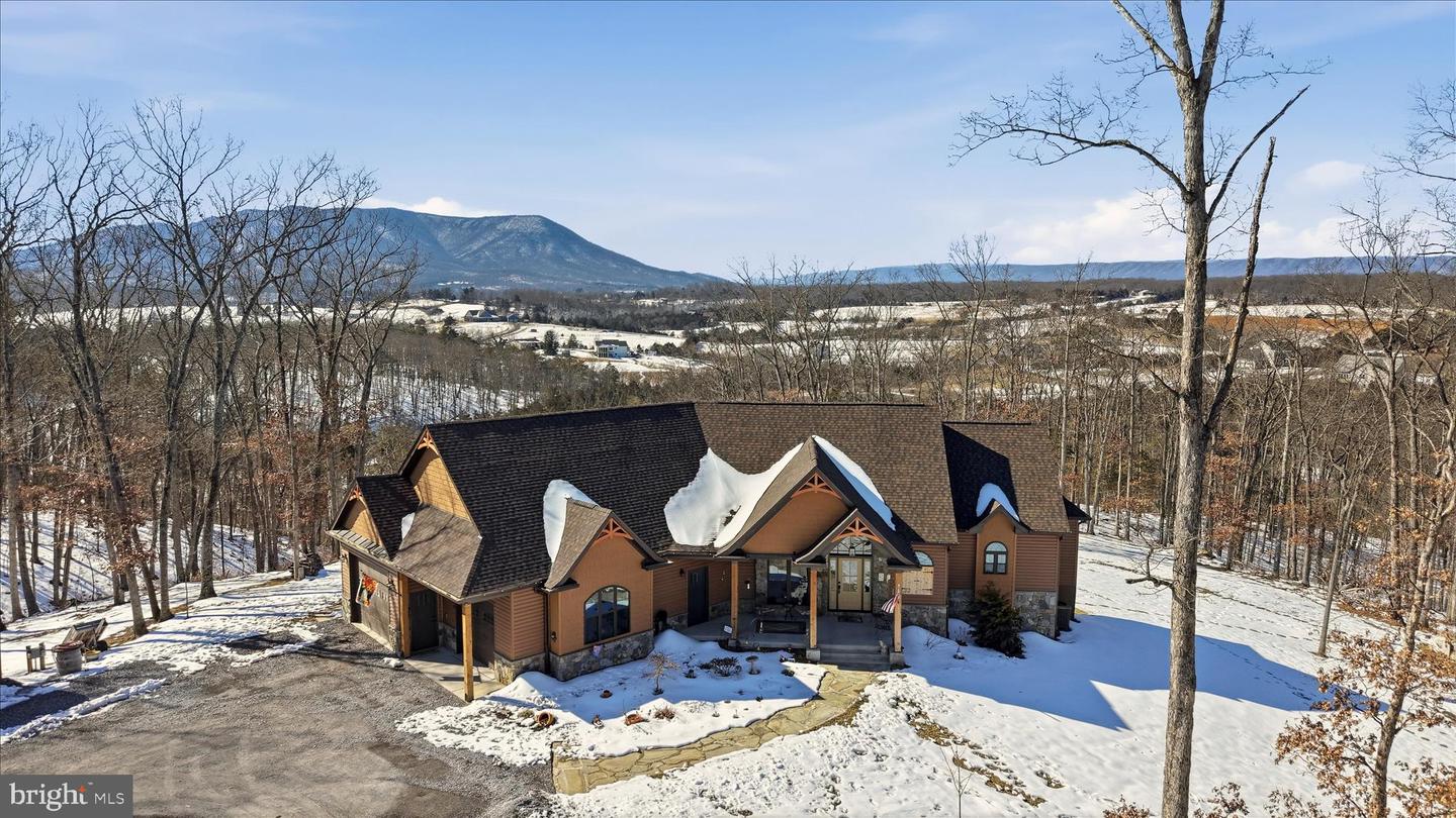 690 COMFORTER LN, MIDDLETOWN, Virginia 22645, 4 Bedrooms Bedrooms, ,3 BathroomsBathrooms,Residential,For sale,690 COMFORTER LN,VAWR2013340 MLS # VAWR2013340