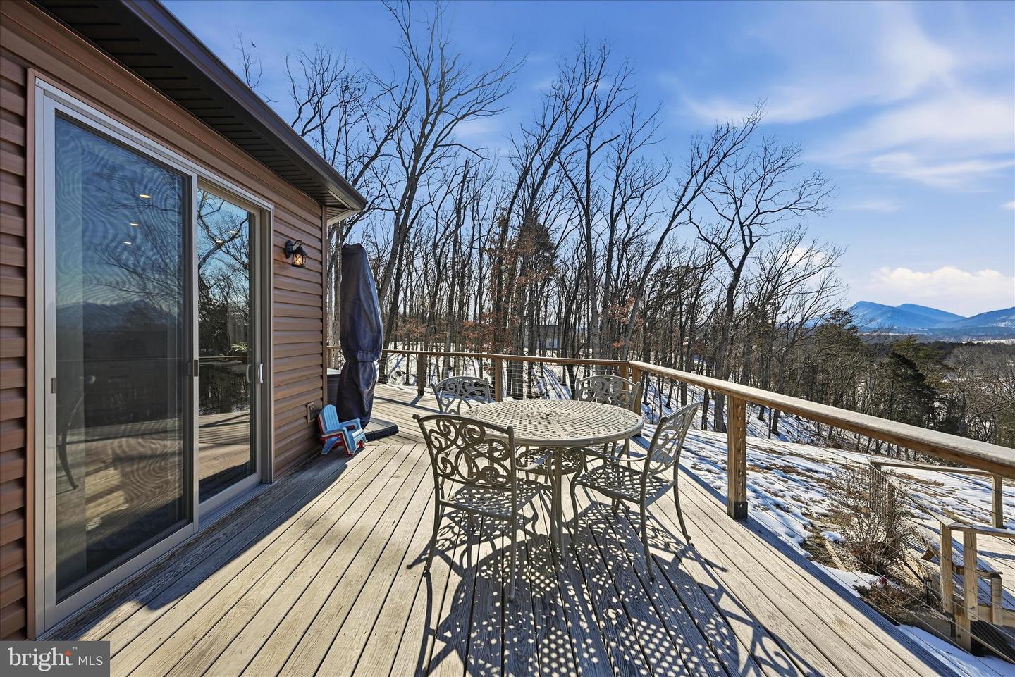 690 COMFORTER LN, MIDDLETOWN, Virginia 22645, 4 Bedrooms Bedrooms, ,3 BathroomsBathrooms,Residential,For sale,690 COMFORTER LN,VAWR2013340 MLS # VAWR2013340