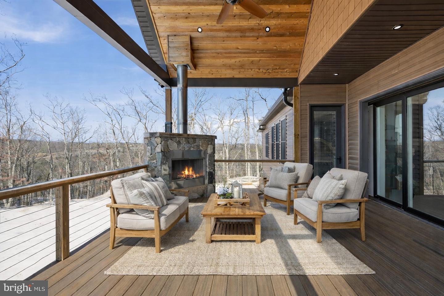 690 COMFORTER LN, MIDDLETOWN, Virginia 22645, 4 Bedrooms Bedrooms, ,3 BathroomsBathrooms,Residential,For sale,690 COMFORTER LN,VAWR2013340 MLS # VAWR2013340