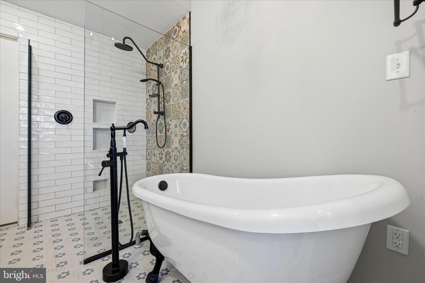 690 COMFORTER LN, MIDDLETOWN, Virginia 22645, 4 Bedrooms Bedrooms, ,3 BathroomsBathrooms,Residential,For sale,690 COMFORTER LN,VAWR2013340 MLS # VAWR2013340