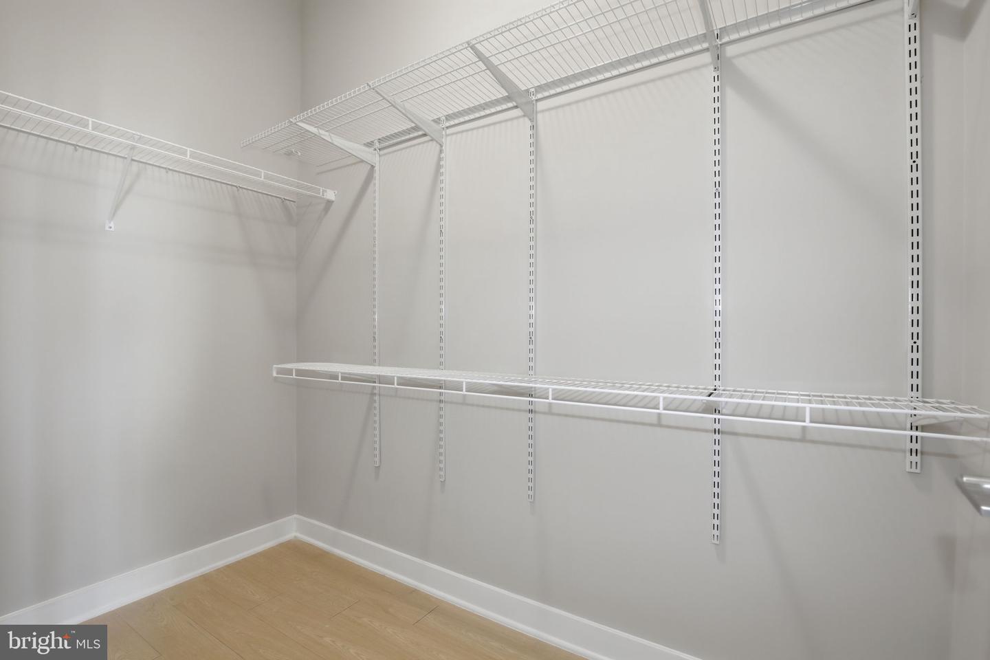 989 S BUCHANAN ST #410, ARLINGTON, Virginia 22204, 1 Bedroom Bedrooms, ,1 BathroomBathrooms,Residential,For sale,989 S BUCHANAN ST #410,VAAR2068596 MLS # VAAR2068596