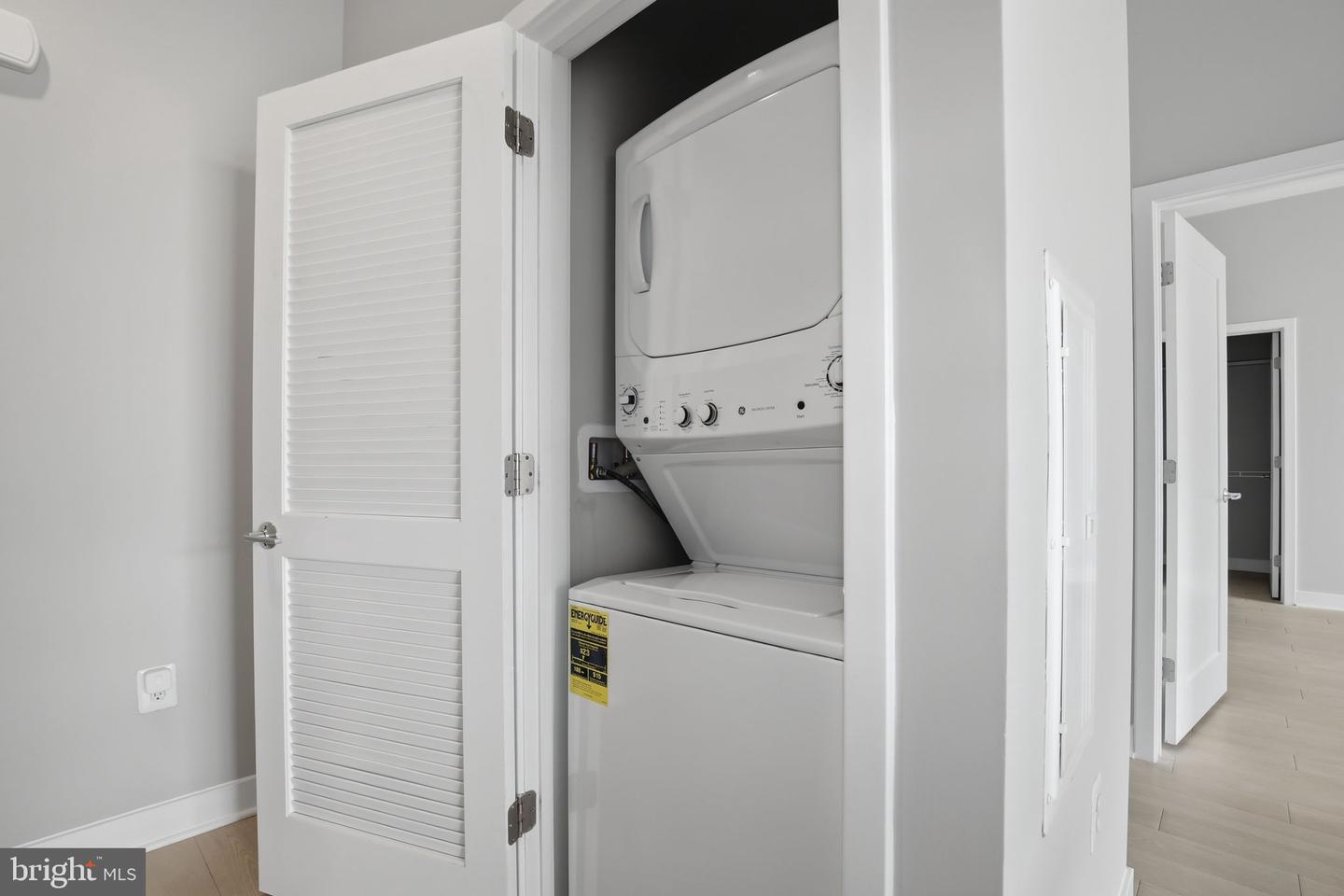 989 S BUCHANAN ST #410, ARLINGTON, Virginia 22204, 1 Bedroom Bedrooms, ,1 BathroomBathrooms,Residential,For sale,989 S BUCHANAN ST #410,VAAR2068596 MLS # VAAR2068596