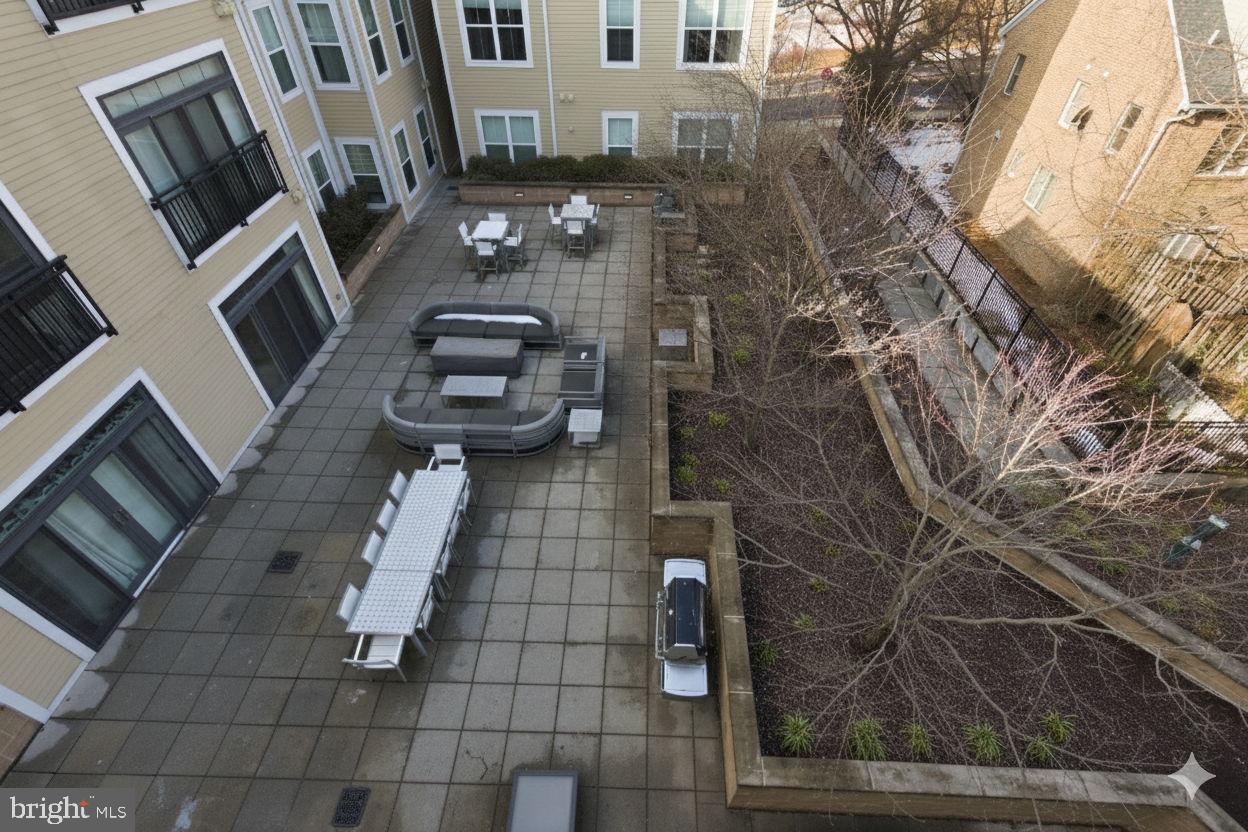 989 S BUCHANAN ST #410, ARLINGTON, Virginia 22204, 1 Bedroom Bedrooms, ,1 BathroomBathrooms,Residential,For sale,989 S BUCHANAN ST #410,VAAR2068596 MLS # VAAR2068596