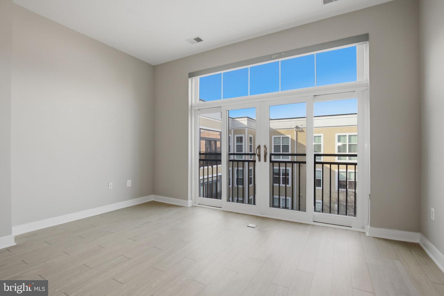 989 S BUCHANAN ST #410, ARLINGTON, Virginia 22204, 1 Bedroom Bedrooms, ,1 BathroomBathrooms,Residential,For sale,989 S BUCHANAN ST #410,VAAR2068596 MLS # VAAR2068596