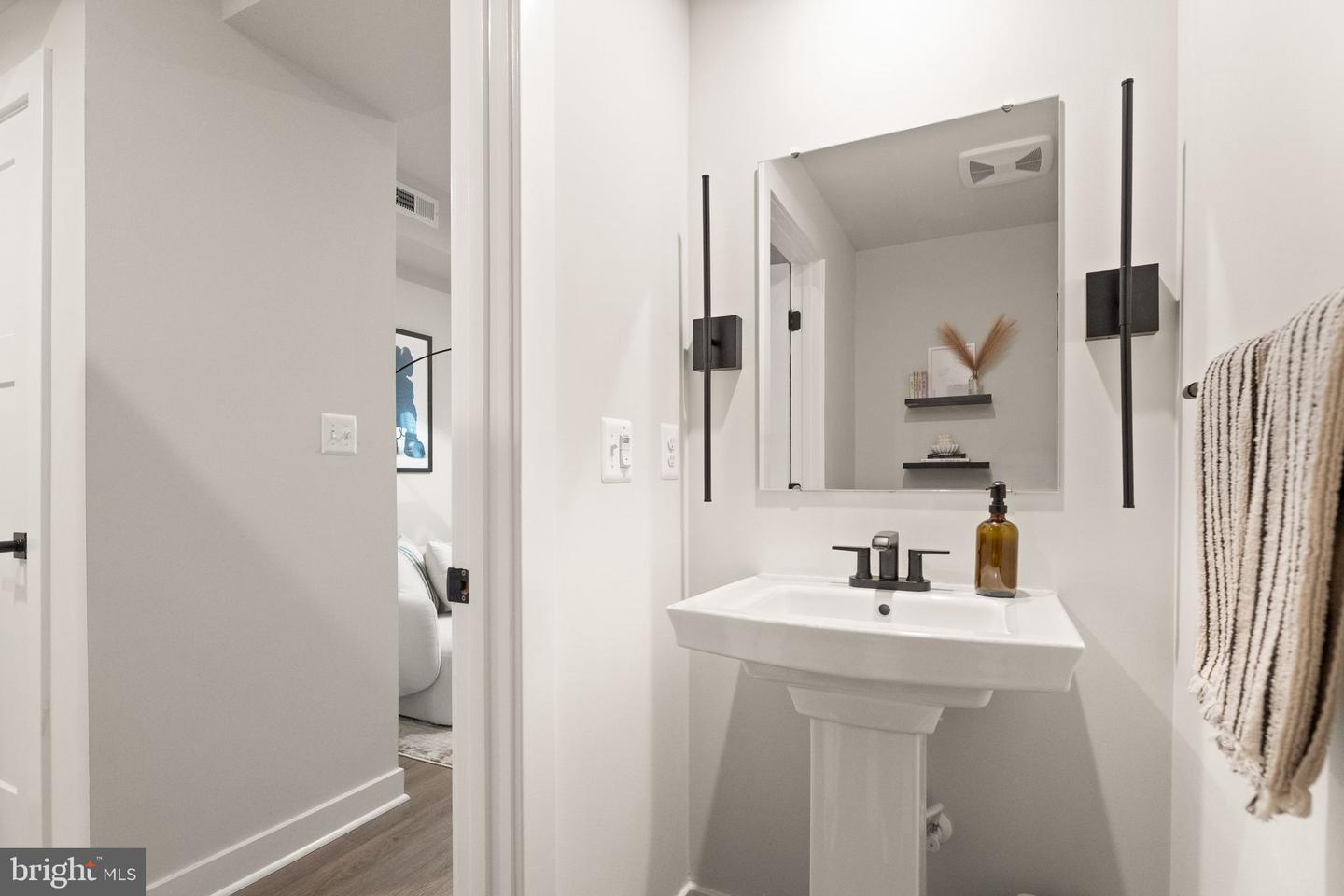 42595 PITLOCHRY TER, STERLING, Virginia 20166, 3 Bedrooms Bedrooms, ,2 BathroomsBathrooms,Residential,For sale,42595 PITLOCHRY TER,VALO2115548 MLS # VALO2115548