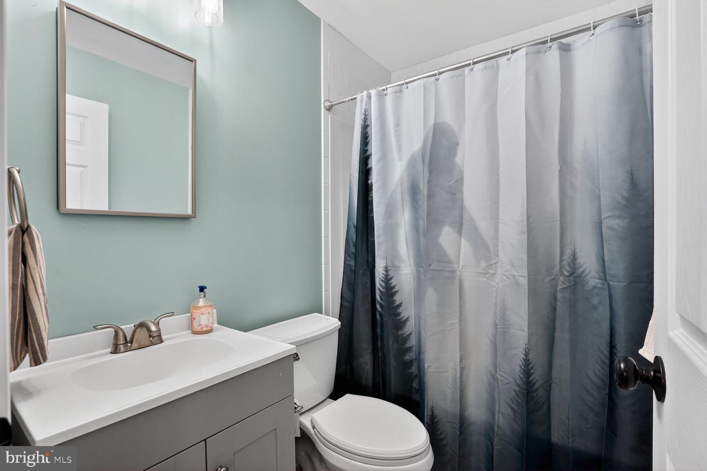 7406 KENNEDY RD, NOKESVILLE, Virginia 20181, 3 Bedrooms Bedrooms, ,2 BathroomsBathrooms,Residential,For sale,7406 KENNEDY RD,VAFQ2020514 MLS # VAFQ2020514