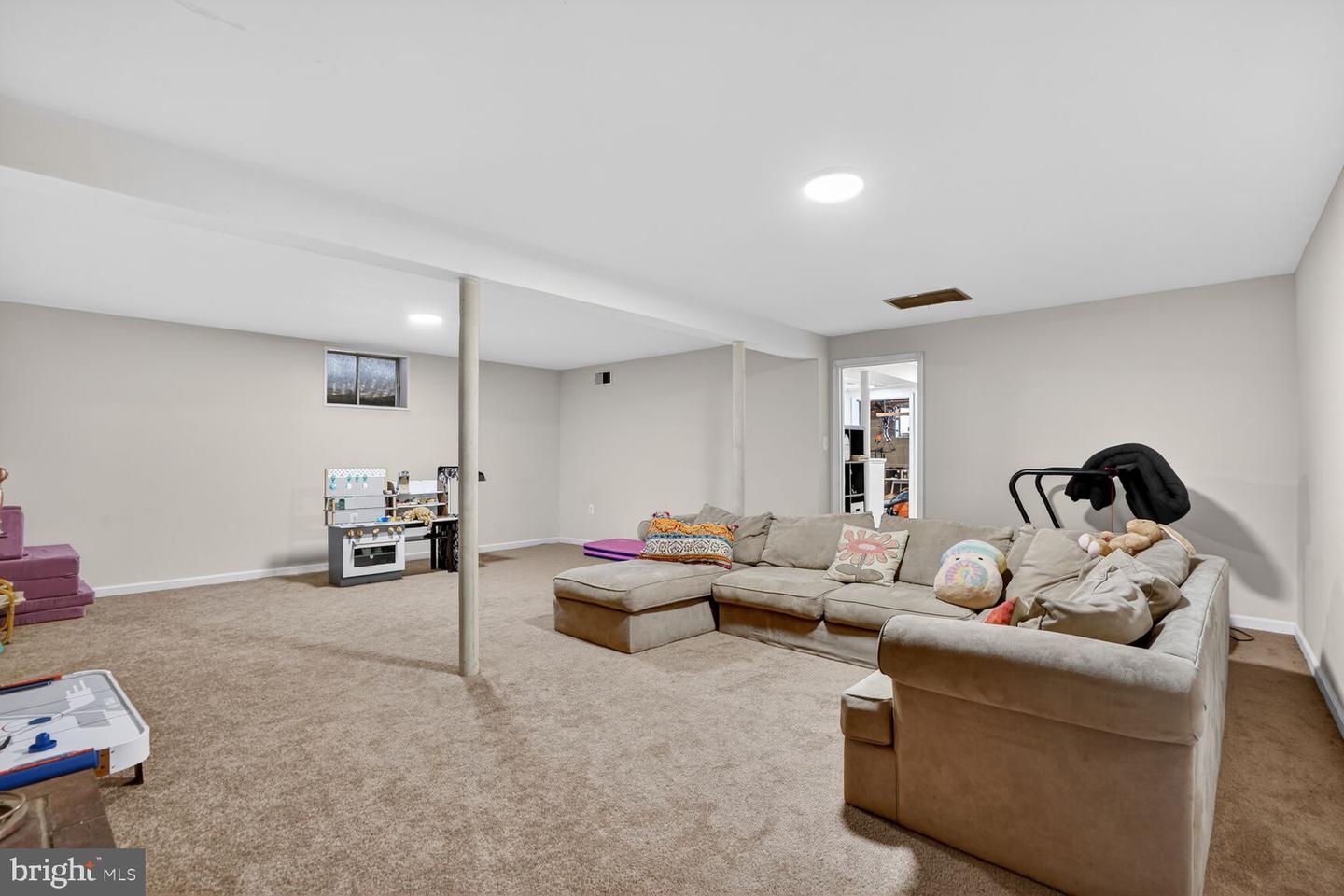 7406 KENNEDY RD, NOKESVILLE, Virginia 20181, 3 Bedrooms Bedrooms, ,2 BathroomsBathrooms,Residential,For sale,7406 KENNEDY RD,VAFQ2020514 MLS # VAFQ2020514