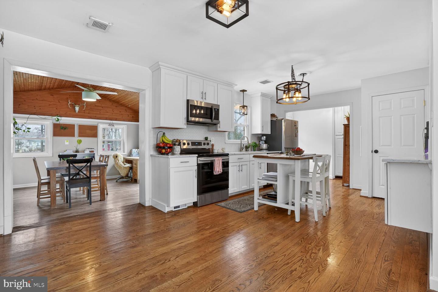 7406 KENNEDY RD, NOKESVILLE, Virginia 20181, 3 Bedrooms Bedrooms, ,2 BathroomsBathrooms,Residential,For sale,7406 KENNEDY RD,VAFQ2020514 MLS # VAFQ2020514