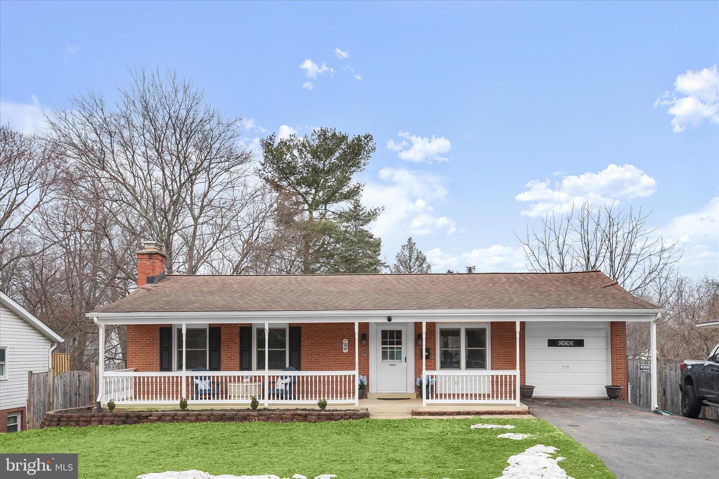 709 W POPLAR RD, STERLING, Virginia 20164, 4 Bedrooms Bedrooms, ,2 BathroomsBathrooms,Residential,For sale,709 W POPLAR RD,VALO2115636 MLS # VALO2115636