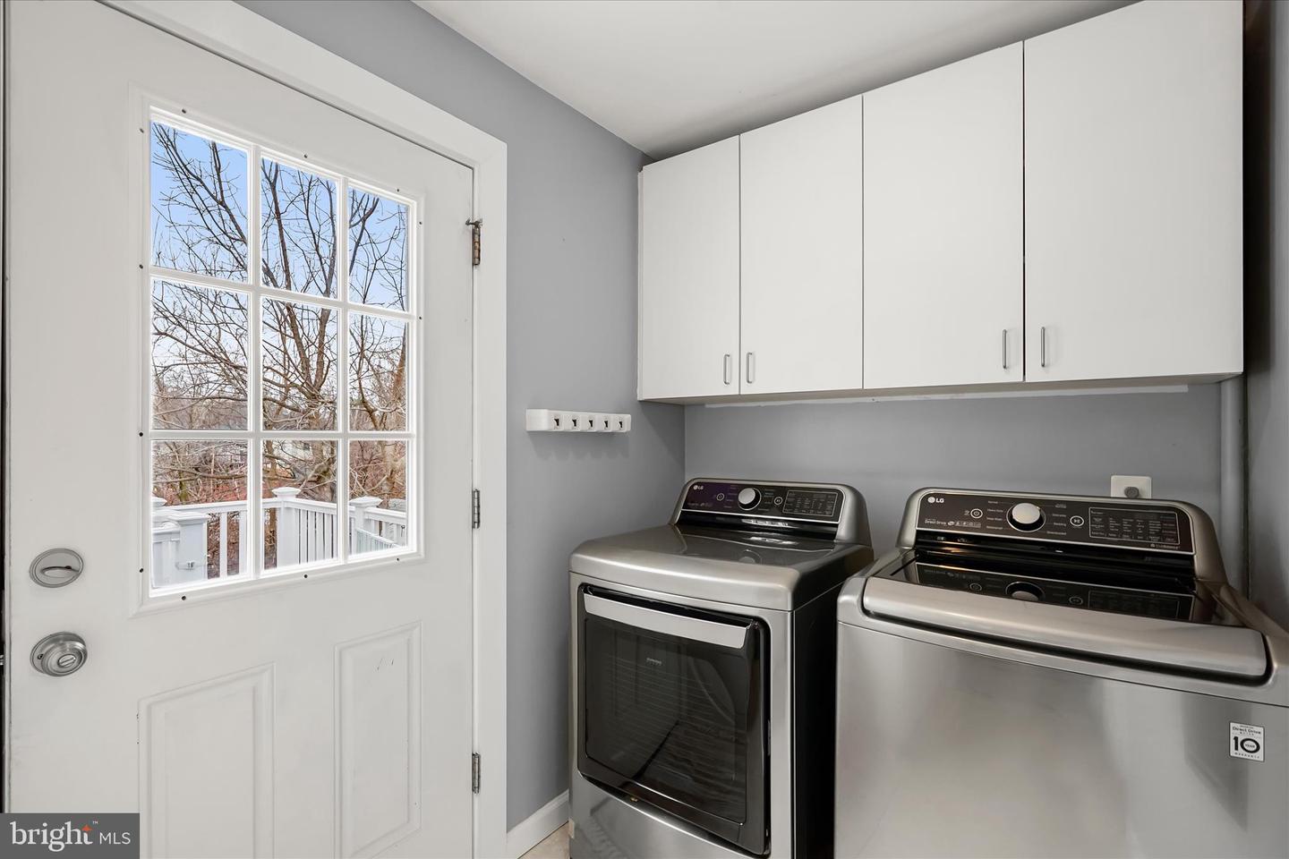 709 W POPLAR RD, STERLING, Virginia 20164, 4 Bedrooms Bedrooms, ,2 BathroomsBathrooms,Residential,For sale,709 W POPLAR RD,VALO2115636 MLS # VALO2115636