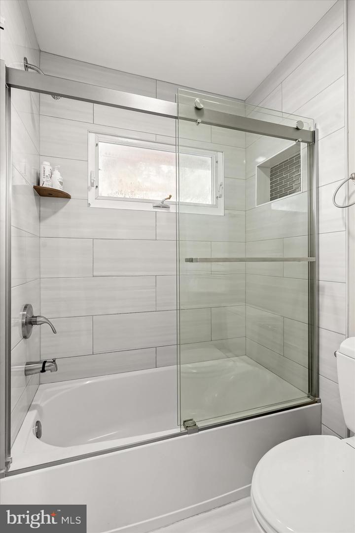 709 W POPLAR RD, STERLING, Virginia 20164, 4 Bedrooms Bedrooms, ,2 BathroomsBathrooms,Residential,For sale,709 W POPLAR RD,VALO2115636 MLS # VALO2115636