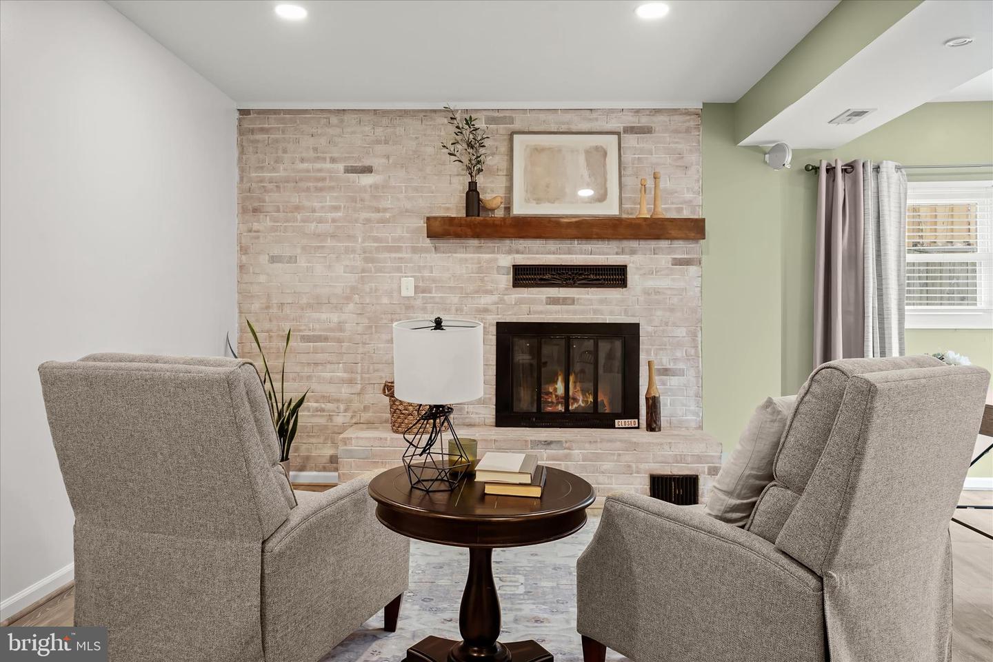 709 W POPLAR RD, STERLING, Virginia 20164, 4 Bedrooms Bedrooms, ,2 BathroomsBathrooms,Residential,For sale,709 W POPLAR RD,VALO2115636 MLS # VALO2115636