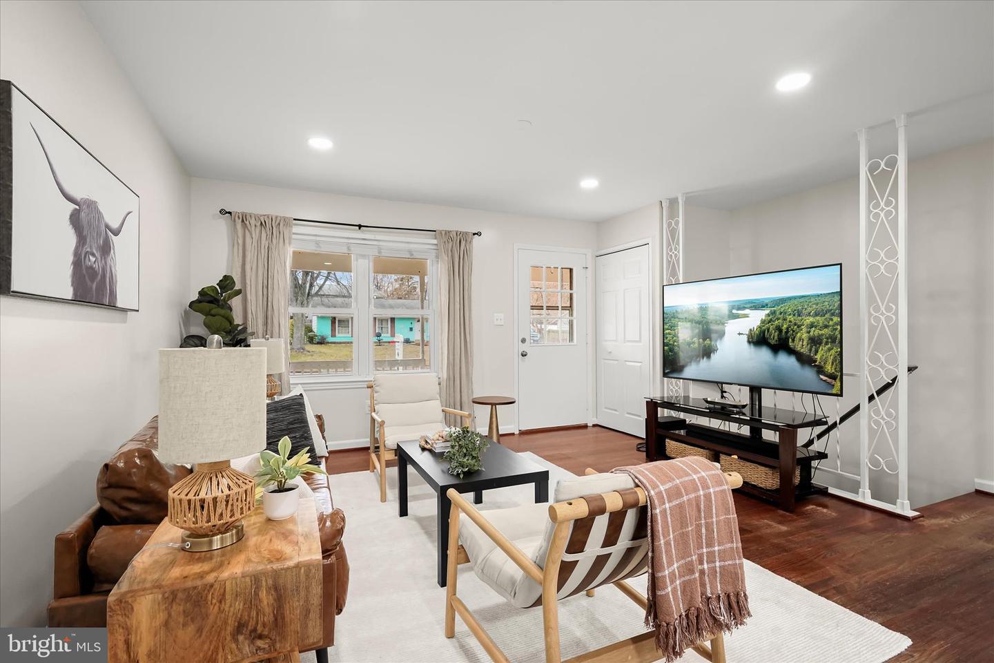 709 W POPLAR RD, STERLING, Virginia 20164, 4 Bedrooms Bedrooms, ,2 BathroomsBathrooms,Residential,For sale,709 W POPLAR RD,VALO2115636 MLS # VALO2115636