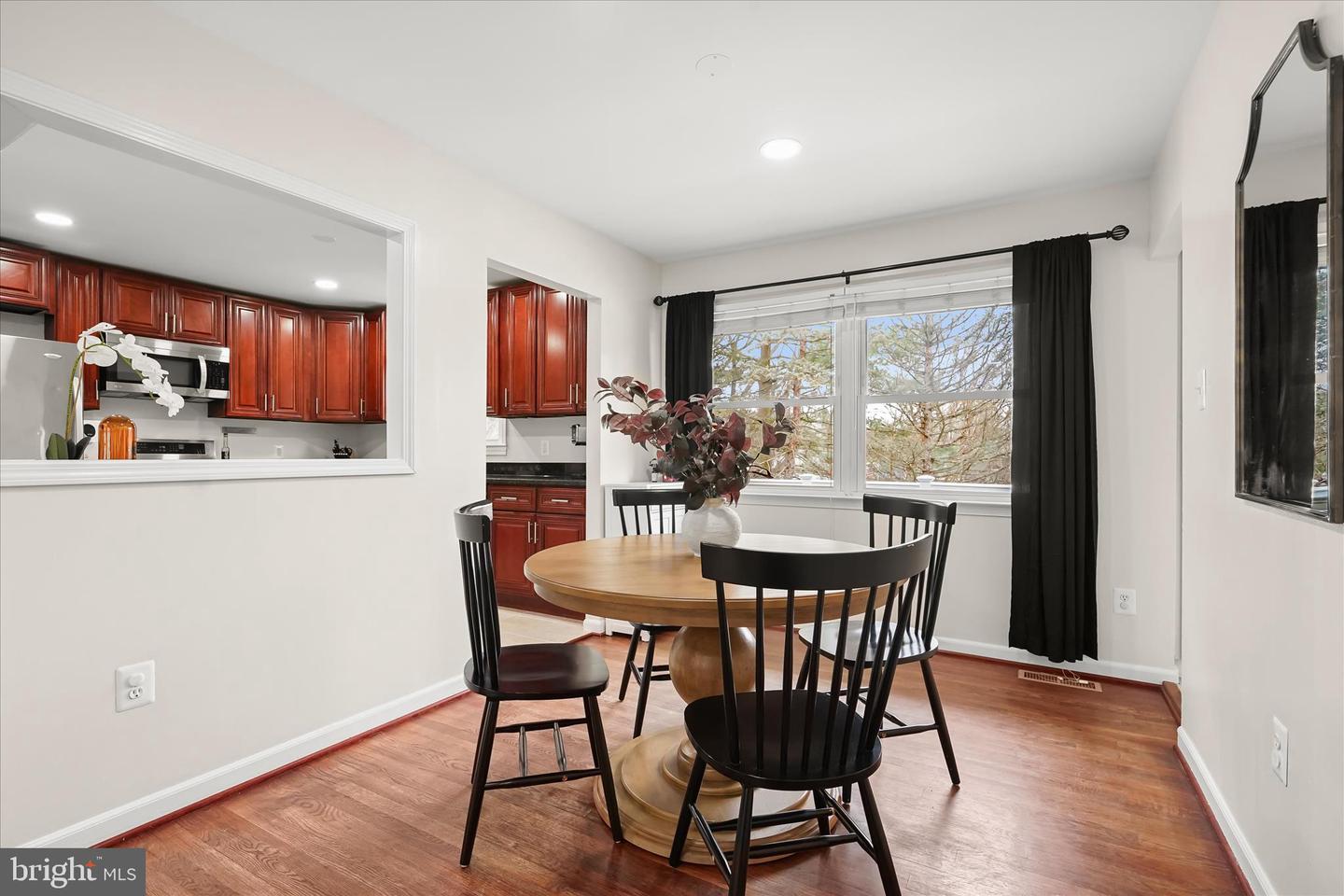 709 W POPLAR RD, STERLING, Virginia 20164, 4 Bedrooms Bedrooms, ,2 BathroomsBathrooms,Residential,For sale,709 W POPLAR RD,VALO2115636 MLS # VALO2115636