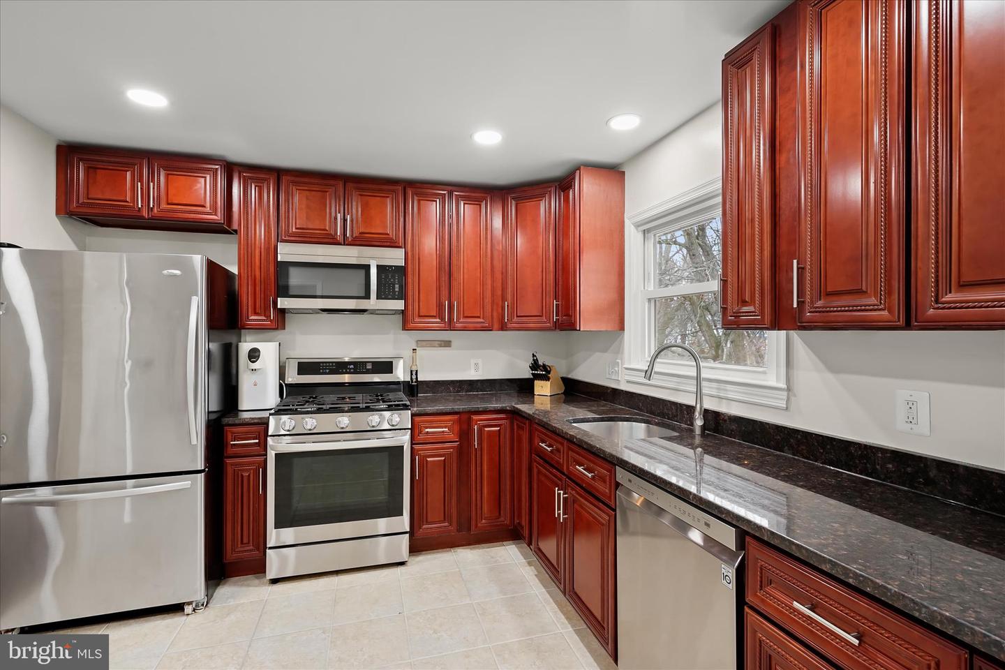 709 W POPLAR RD, STERLING, Virginia 20164, 4 Bedrooms Bedrooms, ,2 BathroomsBathrooms,Residential,For sale,709 W POPLAR RD,VALO2115636 MLS # VALO2115636