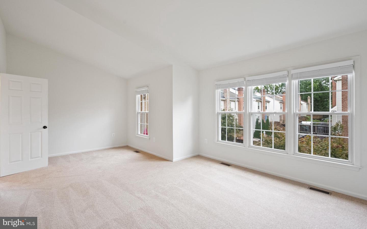 4020 GREGG CT, FAIRFAX, Virginia 22033, 4 Bedrooms Bedrooms, 13 Rooms Rooms,3 BathroomsBathrooms,Residential,For sale,4020 GREGG CT,VAFX2290272 MLS # VAFX2290272