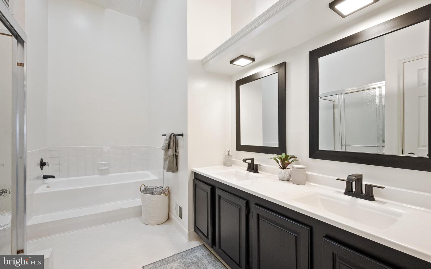 4020 GREGG CT, FAIRFAX, Virginia 22033, 4 Bedrooms Bedrooms, 13 Rooms Rooms,3 BathroomsBathrooms,Residential,For sale,4020 GREGG CT,VAFX2290272 MLS # VAFX2290272