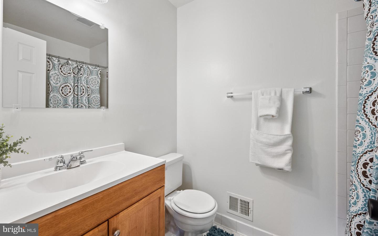 4020 GREGG CT, FAIRFAX, Virginia 22033, 4 Bedrooms Bedrooms, 13 Rooms Rooms,3 BathroomsBathrooms,Residential,For sale,4020 GREGG CT,VAFX2290272 MLS # VAFX2290272