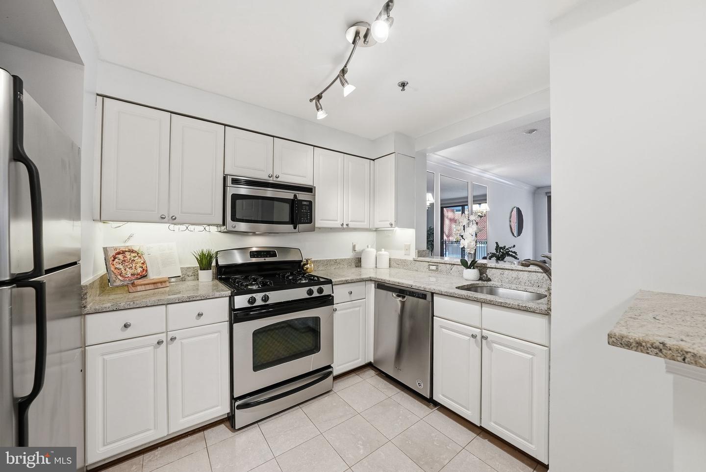 1050 N TAYLOR ST #105, ARLINGTON, Virginia 22201, 1 Bedroom Bedrooms, ,1 BathroomBathrooms,Residential,For sale,1050 N TAYLOR ST #105,VAAR2068774 MLS # VAAR2068774