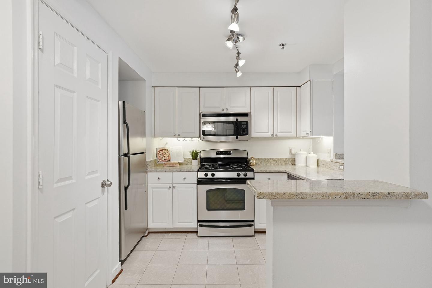 1050 N TAYLOR ST #105, ARLINGTON, Virginia 22201, 1 Bedroom Bedrooms, ,1 BathroomBathrooms,Residential,For sale,1050 N TAYLOR ST #105,VAAR2068774 MLS # VAAR2068774