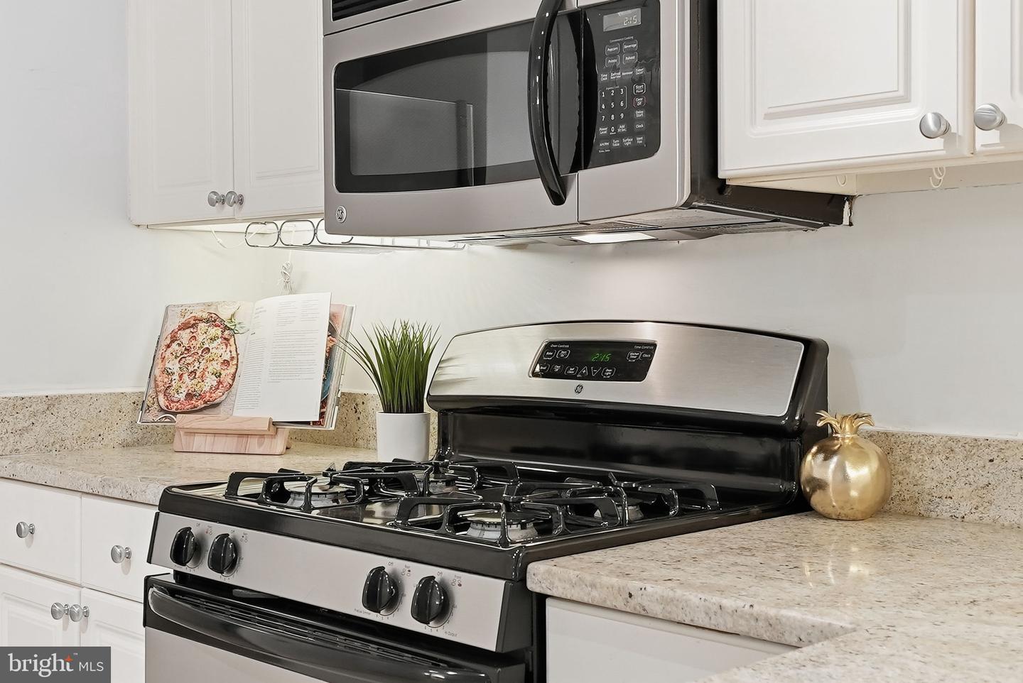 1050 N TAYLOR ST #105, ARLINGTON, Virginia 22201, 1 Bedroom Bedrooms, ,1 BathroomBathrooms,Residential,For sale,1050 N TAYLOR ST #105,VAAR2068774 MLS # VAAR2068774