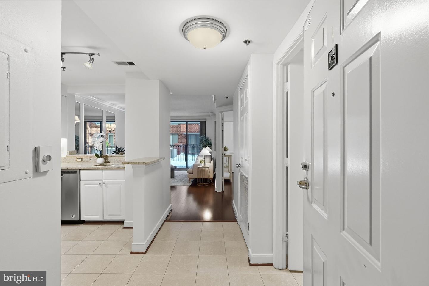 1050 N TAYLOR ST #105, ARLINGTON, Virginia 22201, 1 Bedroom Bedrooms, ,1 BathroomBathrooms,Residential,For sale,1050 N TAYLOR ST #105,VAAR2068774 MLS # VAAR2068774