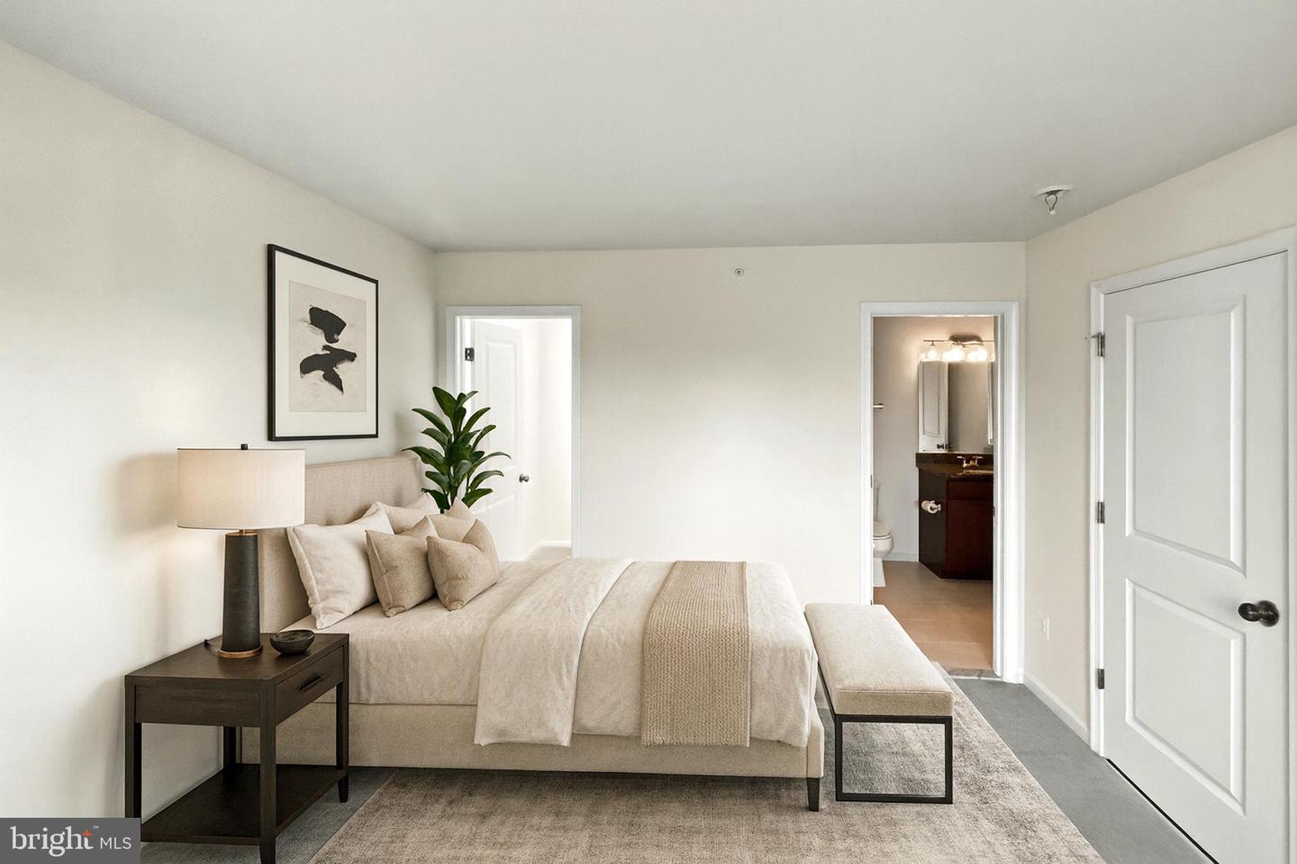 4967 LAKESIDE XING, CHANTILLY, Virginia 20151, 3 Bedrooms Bedrooms, ,3 BathroomsBathrooms,Residential,For sale,4967 LAKESIDE XING,VAFX2290480 MLS # VAFX2290480