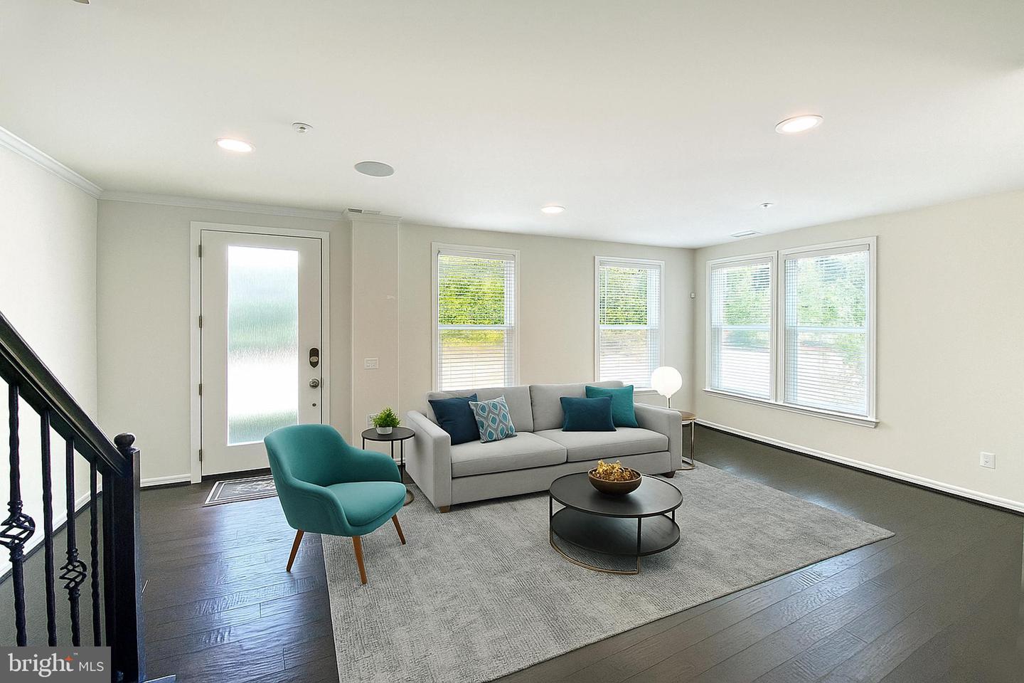 4967 LAKESIDE XING, CHANTILLY, Virginia 20151, 3 Bedrooms Bedrooms, ,3 BathroomsBathrooms,Residential,For sale,4967 LAKESIDE XING,VAFX2290480 MLS # VAFX2290480