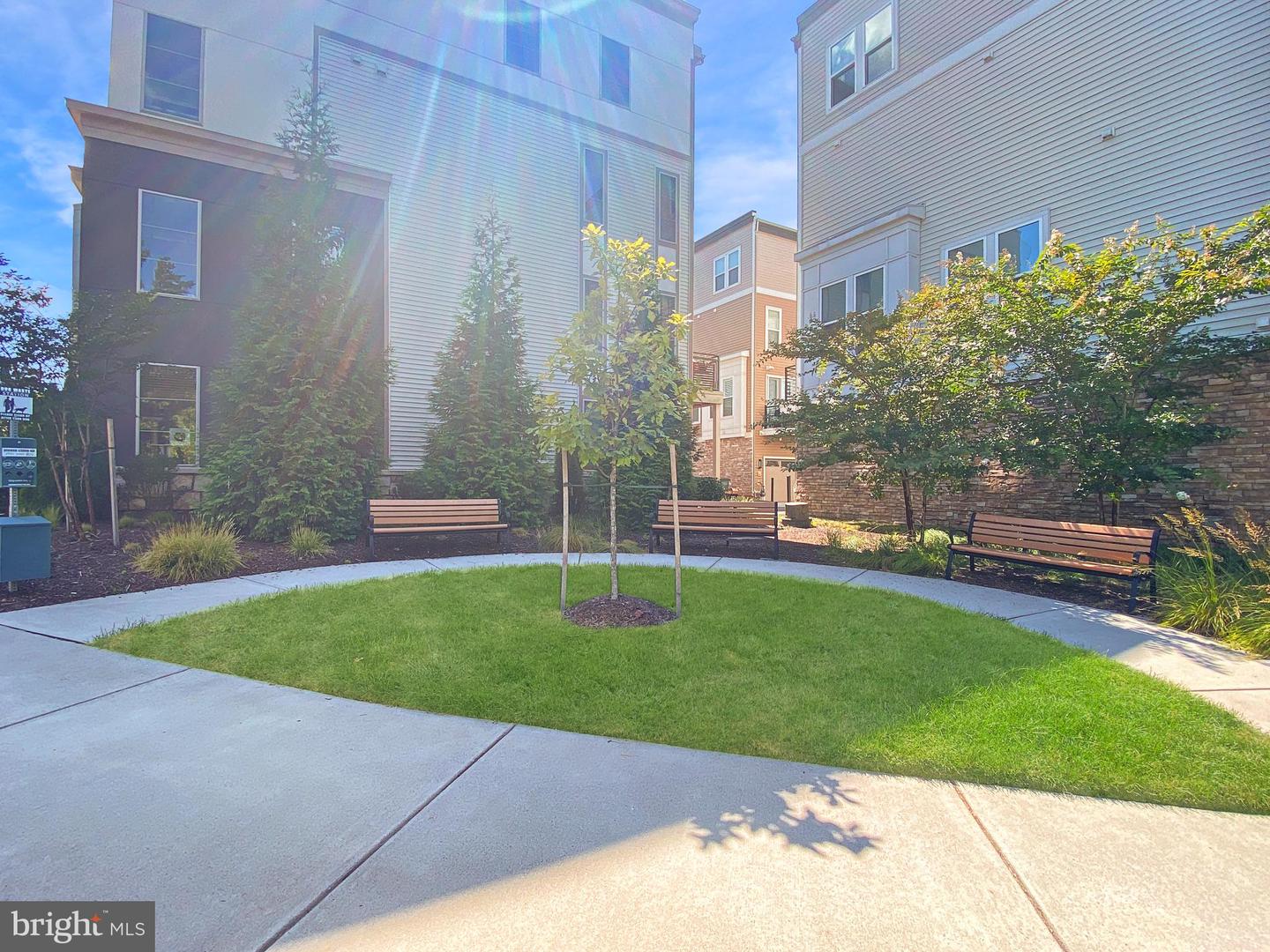 4967 LAKESIDE XING, CHANTILLY, Virginia 20151, 3 Bedrooms Bedrooms, ,3 BathroomsBathrooms,Residential,For sale,4967 LAKESIDE XING,VAFX2290480 MLS # VAFX2290480