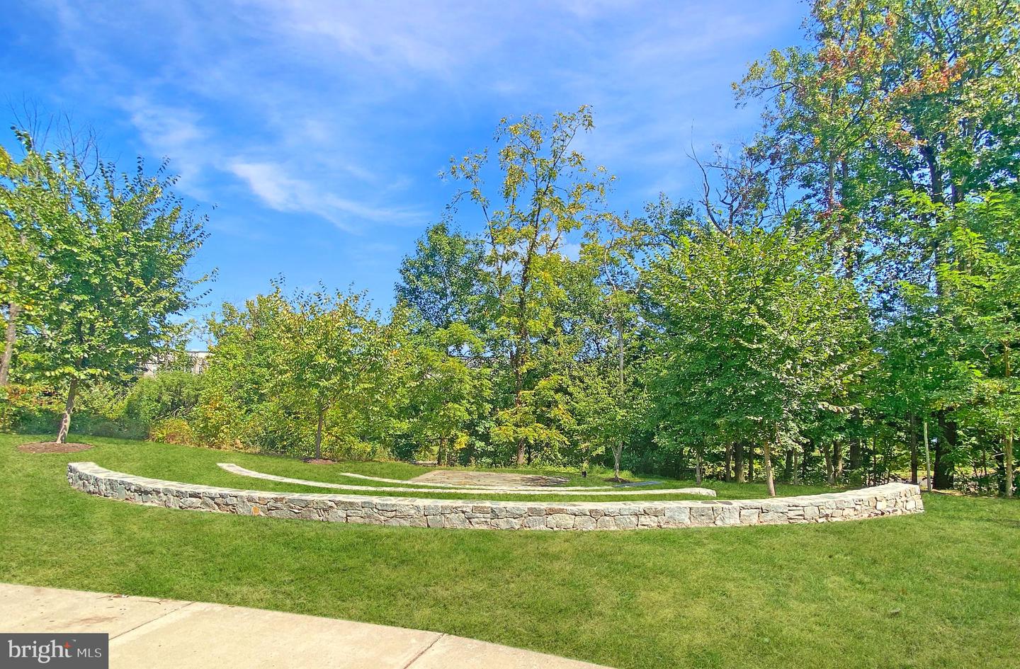 4967 LAKESIDE XING, CHANTILLY, Virginia 20151, 3 Bedrooms Bedrooms, ,3 BathroomsBathrooms,Residential,For sale,4967 LAKESIDE XING,VAFX2290480 MLS # VAFX2290480