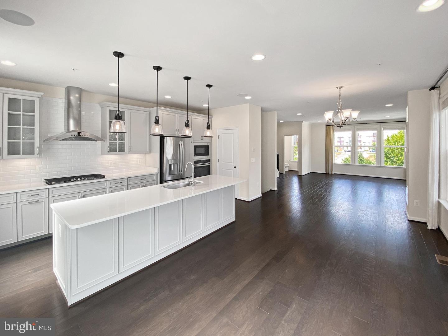 4967 LAKESIDE XING, CHANTILLY, Virginia 20151, 3 Bedrooms Bedrooms, ,3 BathroomsBathrooms,Residential,For sale,4967 LAKESIDE XING,VAFX2290480 MLS # VAFX2290480