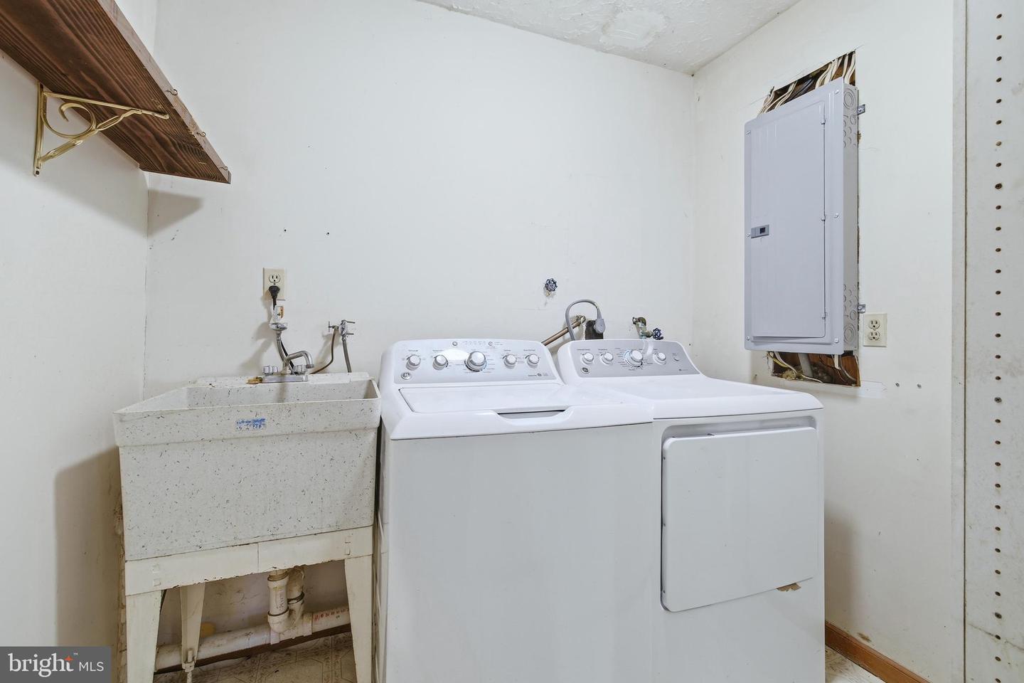 455 WOODSIDE DR, RILEYVILLE, Virginia 22650, 4 Bedrooms Bedrooms, ,3 BathroomsBathrooms,Residential,For sale,455 WOODSIDE DR,VAPA2006036 MLS # VAPA2006036