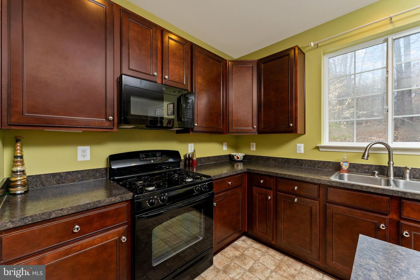 4072 PRESIDENTIAL HILL LOOP, DUMFRIES, Virginia 22025, 4 Bedrooms Bedrooms, ,3 BathroomsBathrooms,Residential,For sale,4072 PRESIDENTIAL HILL LOOP,VAPW2112406 MLS # VAPW2112406