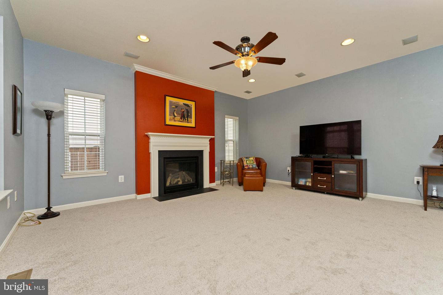 4072 PRESIDENTIAL HILL LOOP, DUMFRIES, Virginia 22025, 4 Bedrooms Bedrooms, ,3 BathroomsBathrooms,Residential,For sale,4072 PRESIDENTIAL HILL LOOP,VAPW2112406 MLS # VAPW2112406