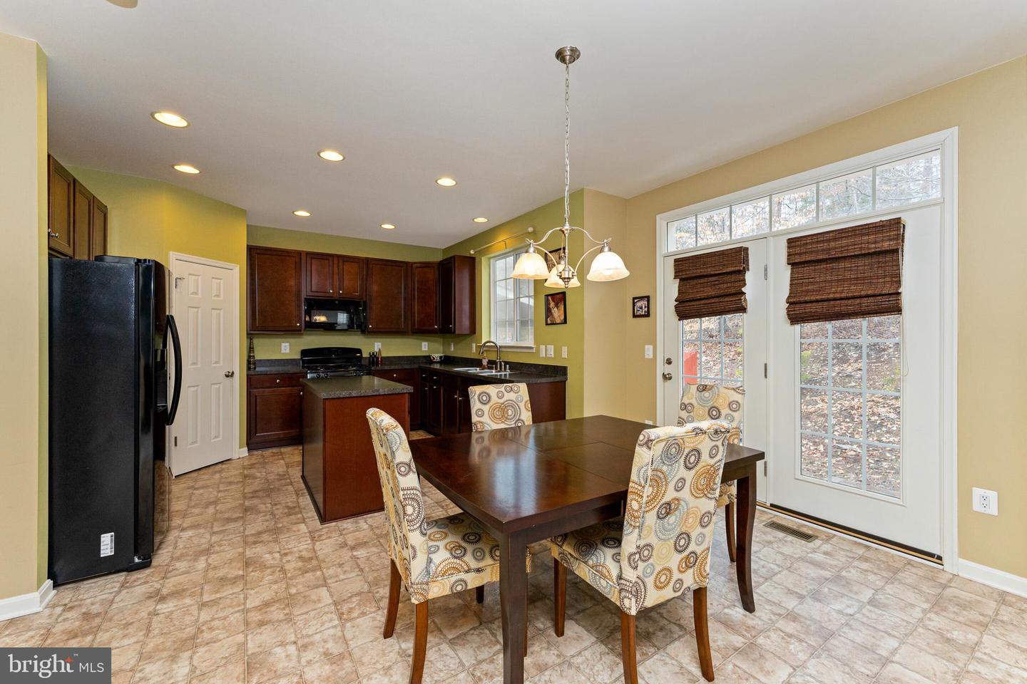 4072 PRESIDENTIAL HILL LOOP, DUMFRIES, Virginia 22025, 4 Bedrooms Bedrooms, ,3 BathroomsBathrooms,Residential,For sale,4072 PRESIDENTIAL HILL LOOP,VAPW2112406 MLS # VAPW2112406