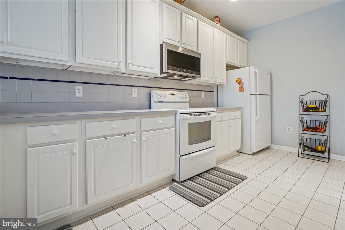 12241 FARMBERRY CT, WOODBRIDGE, Virginia 22192, 2 Bedrooms Bedrooms, ,2 BathroomsBathrooms,Residential,For sale,12241 FARMBERRY CT,VAPW2112436 MLS # VAPW2112436