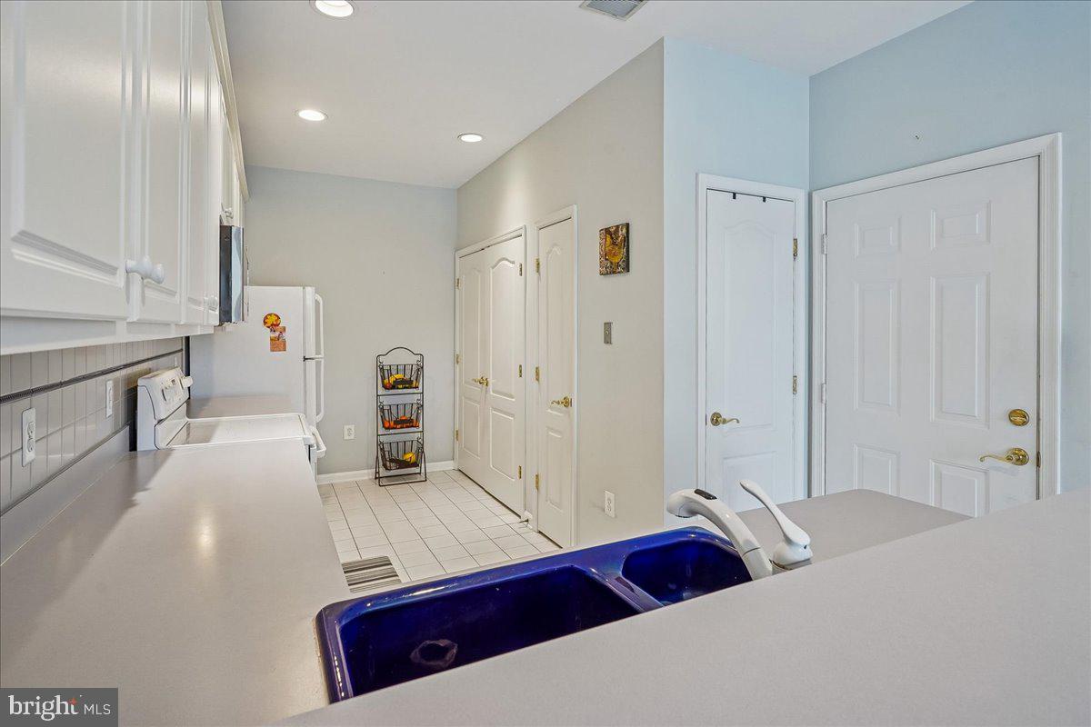 12241 FARMBERRY CT, WOODBRIDGE, Virginia 22192, 2 Bedrooms Bedrooms, ,2 BathroomsBathrooms,Residential,For sale,12241 FARMBERRY CT,VAPW2112436 MLS # VAPW2112436