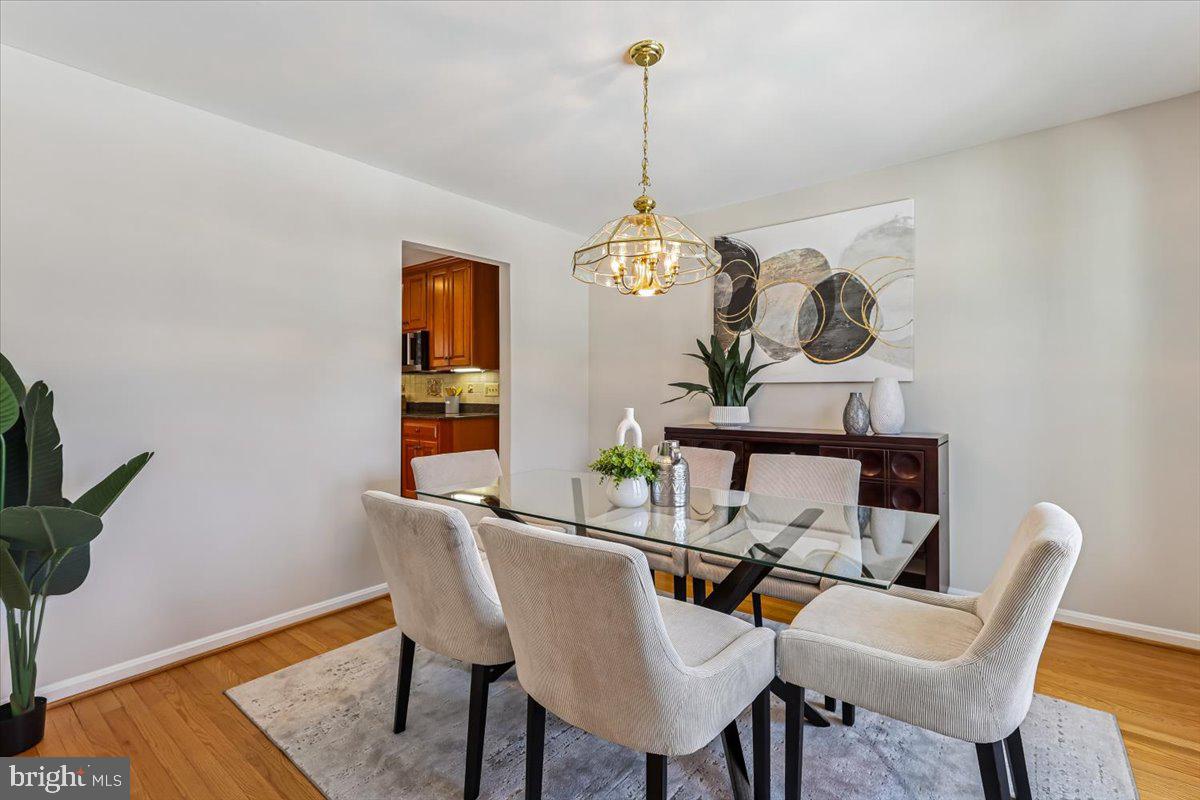 3105 MILLER HEIGHTS RD, OAKTON, Virginia 22124, 5 Bedrooms Bedrooms, ,2 BathroomsBathrooms,Residential,For sale,3105 MILLER HEIGHTS RD,VAFX2290940 MLS # VAFX2290940