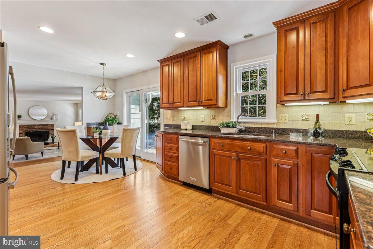 3105 MILLER HEIGHTS RD, OAKTON, Virginia 22124, 5 Bedrooms Bedrooms, ,2 BathroomsBathrooms,Residential,For sale,3105 MILLER HEIGHTS RD,VAFX2290940 MLS # VAFX2290940