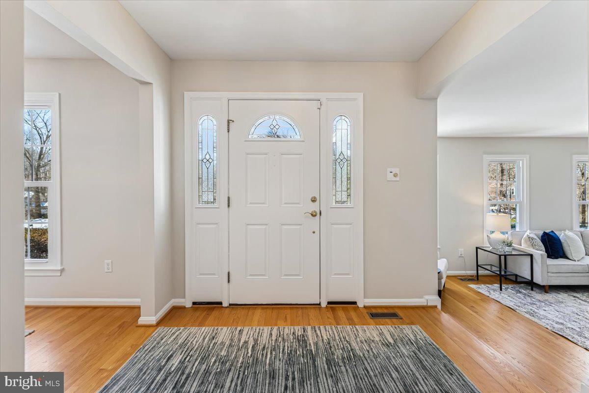 3105 MILLER HEIGHTS RD, OAKTON, Virginia 22124, 5 Bedrooms Bedrooms, ,2 BathroomsBathrooms,Residential,For sale,3105 MILLER HEIGHTS RD,VAFX2290940 MLS # VAFX2290940