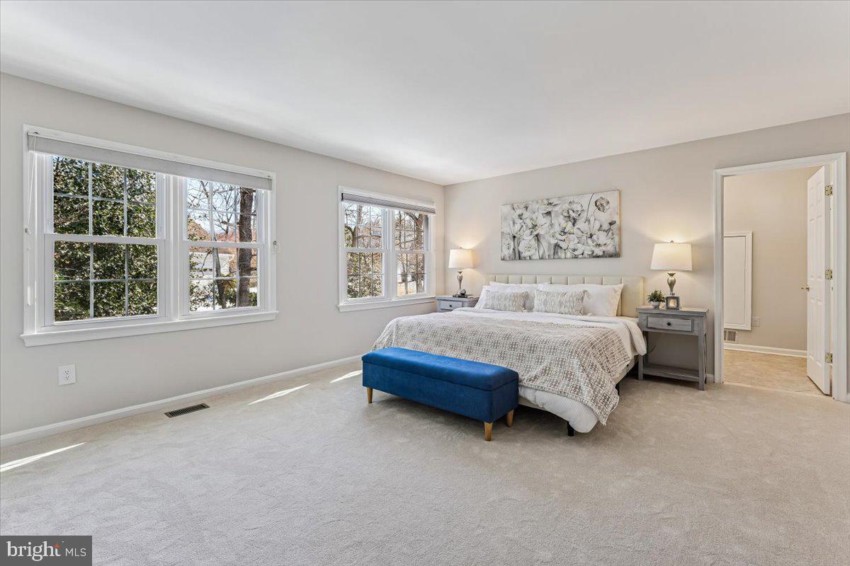 3105 MILLER HEIGHTS RD, OAKTON, Virginia 22124, 5 Bedrooms Bedrooms, ,2 BathroomsBathrooms,Residential,For sale,3105 MILLER HEIGHTS RD,VAFX2290940 MLS # VAFX2290940