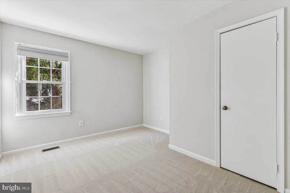 3105 MILLER HEIGHTS RD, OAKTON, Virginia 22124, 5 Bedrooms Bedrooms, ,2 BathroomsBathrooms,Residential,For sale,3105 MILLER HEIGHTS RD,VAFX2290940 MLS # VAFX2290940