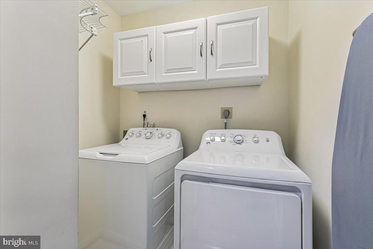 3105 MILLER HEIGHTS RD, OAKTON, Virginia 22124, 5 Bedrooms Bedrooms, ,2 BathroomsBathrooms,Residential,For sale,3105 MILLER HEIGHTS RD,VAFX2290940 MLS # VAFX2290940