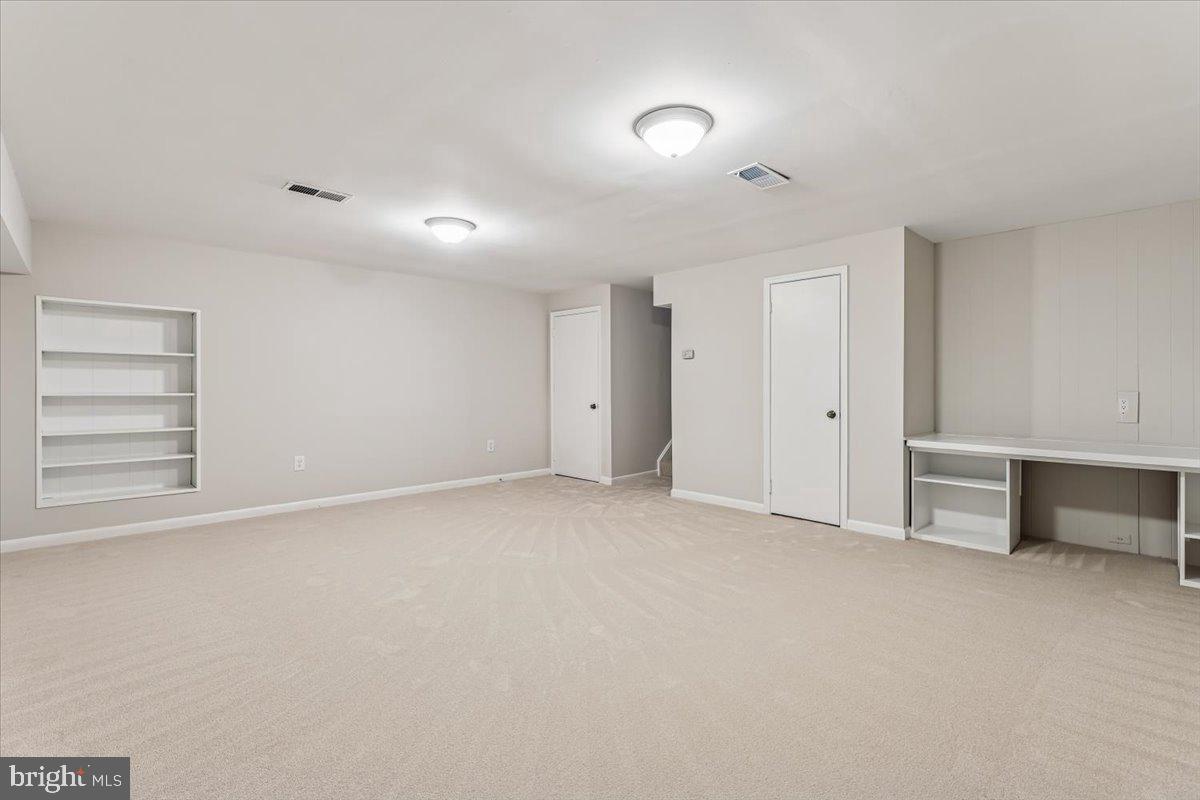 3105 MILLER HEIGHTS RD, OAKTON, Virginia 22124, 5 Bedrooms Bedrooms, ,2 BathroomsBathrooms,Residential,For sale,3105 MILLER HEIGHTS RD,VAFX2290940 MLS # VAFX2290940