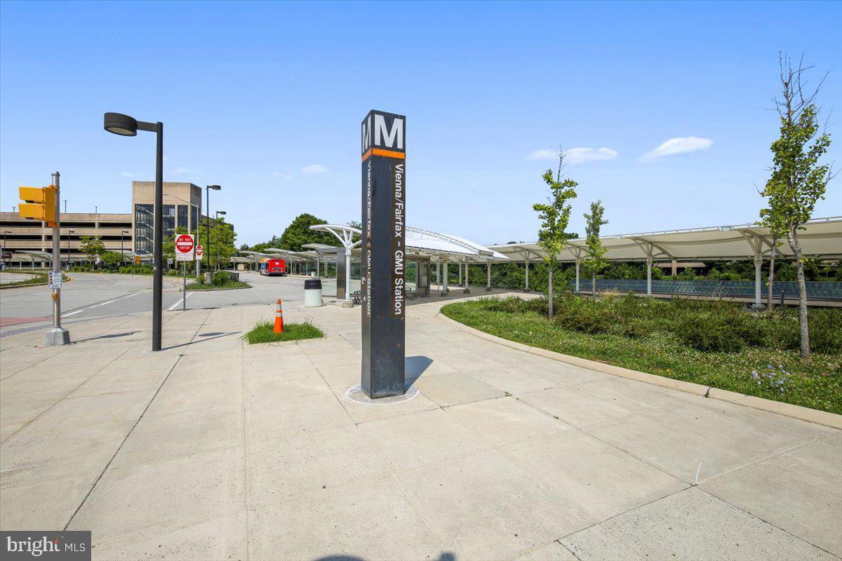 3105 MILLER HEIGHTS RD, OAKTON, Virginia 22124, 5 Bedrooms Bedrooms, ,2 BathroomsBathrooms,Residential,For sale,3105 MILLER HEIGHTS RD,VAFX2290940 MLS # VAFX2290940