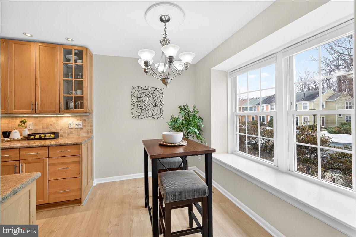 9512 MEADOW GROVE CT, BURKE, Virginia 22015, 3 Bedrooms Bedrooms, 12 Rooms Rooms,3 BathroomsBathrooms,Residential,For sale,9512 MEADOW GROVE CT,VAFX2290996 MLS # VAFX2290996