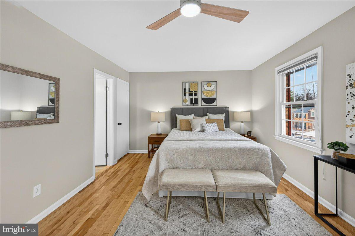 9512 MEADOW GROVE CT, BURKE, Virginia 22015, 3 Bedrooms Bedrooms, 12 Rooms Rooms,3 BathroomsBathrooms,Residential,For sale,9512 MEADOW GROVE CT,VAFX2290996 MLS # VAFX2290996