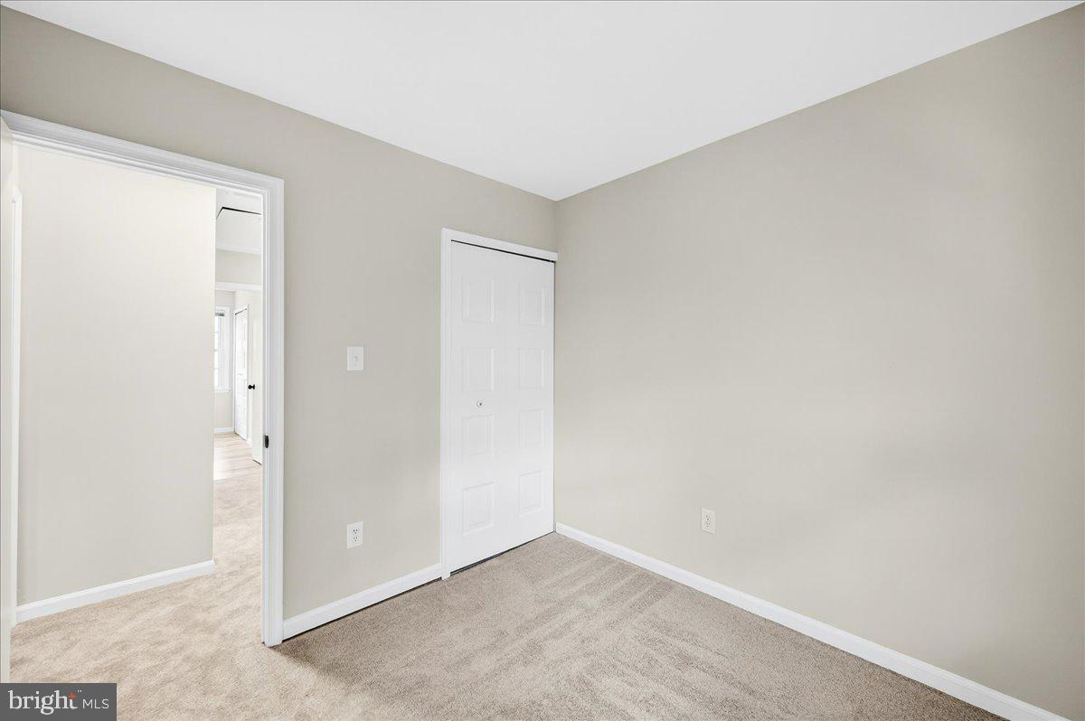 9512 MEADOW GROVE CT, BURKE, Virginia 22015, 3 Bedrooms Bedrooms, 12 Rooms Rooms,3 BathroomsBathrooms,Residential,For sale,9512 MEADOW GROVE CT,VAFX2290996 MLS # VAFX2290996