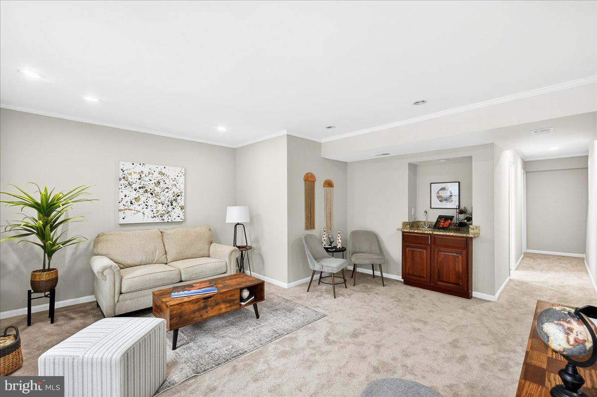 9512 MEADOW GROVE CT, BURKE, Virginia 22015, 3 Bedrooms Bedrooms, 12 Rooms Rooms,3 BathroomsBathrooms,Residential,For sale,9512 MEADOW GROVE CT,VAFX2290996 MLS # VAFX2290996